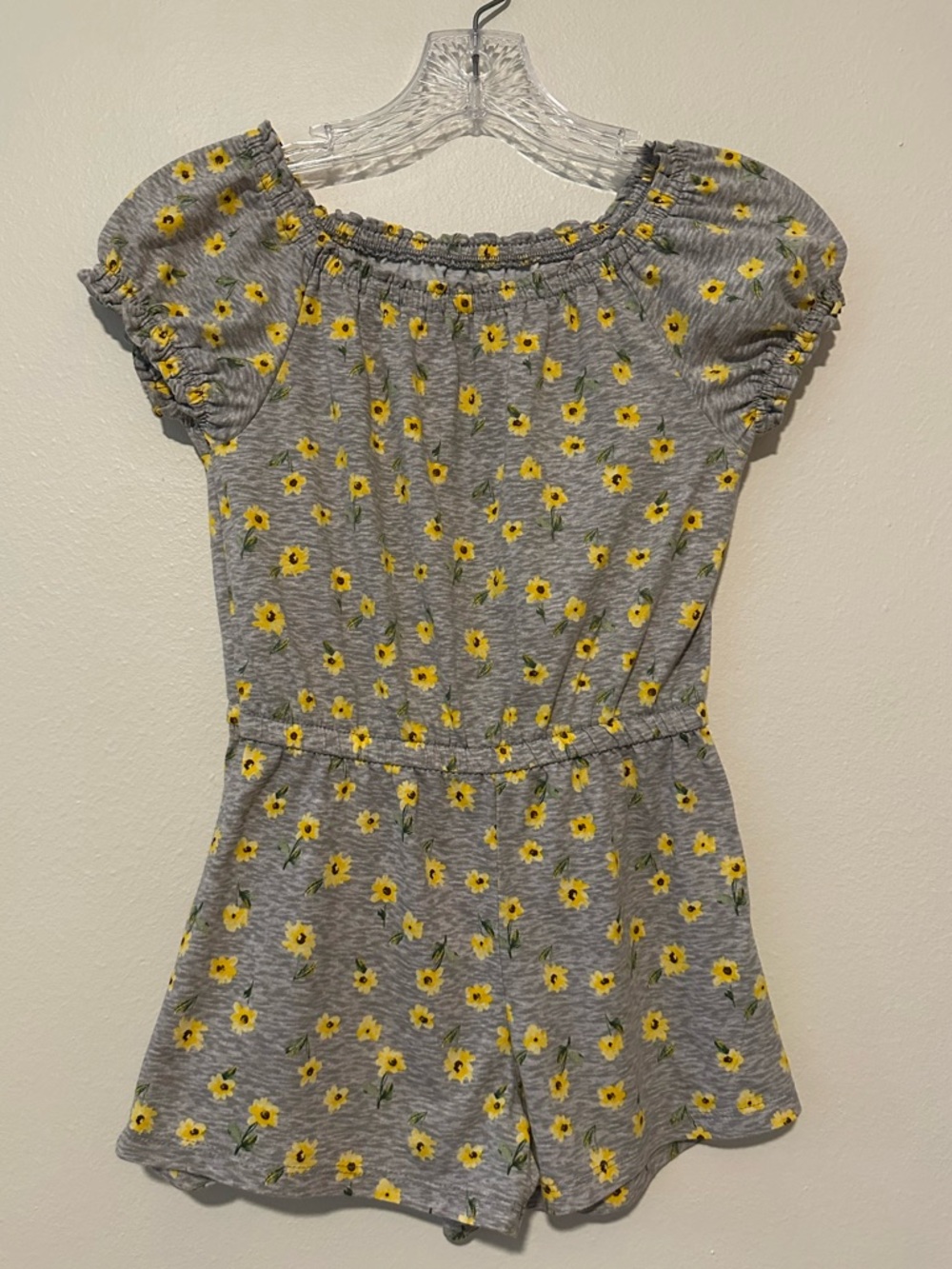 Old Navy Girls M (8) sunflowers on grey knit romper. Easy to pull on and off!